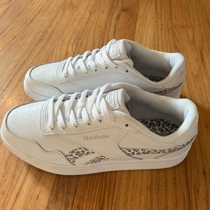 New Reebok size 10 women’s